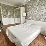 Room In Elegant 3-Bedroom Apartment Near Bois De Vincennes
