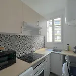 Room In Elegant 3-Bedroom Apartment Near Bois De Vincennes