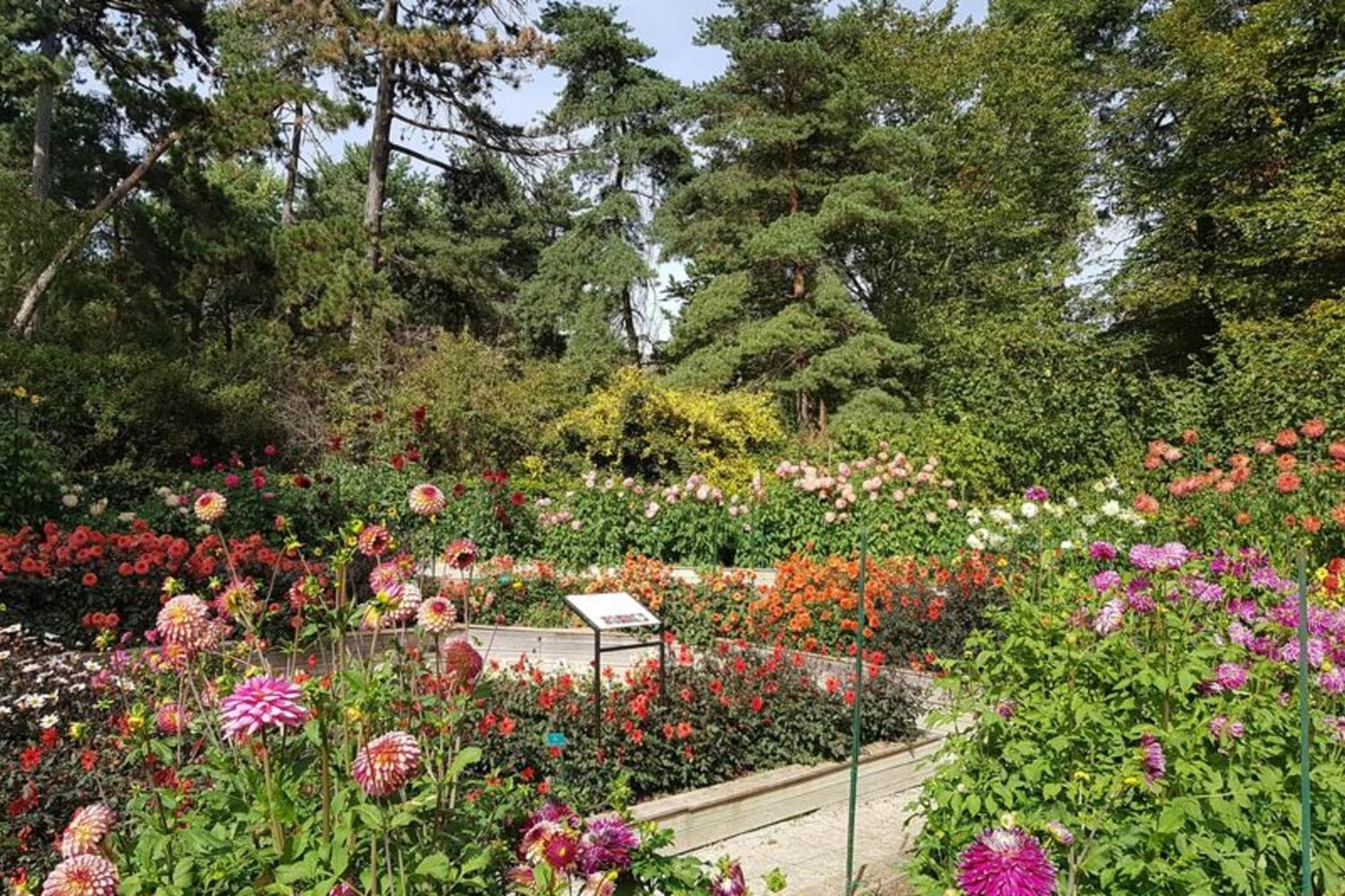 In Elegant 3-bedroom Near Bois De Vincennes Parigi