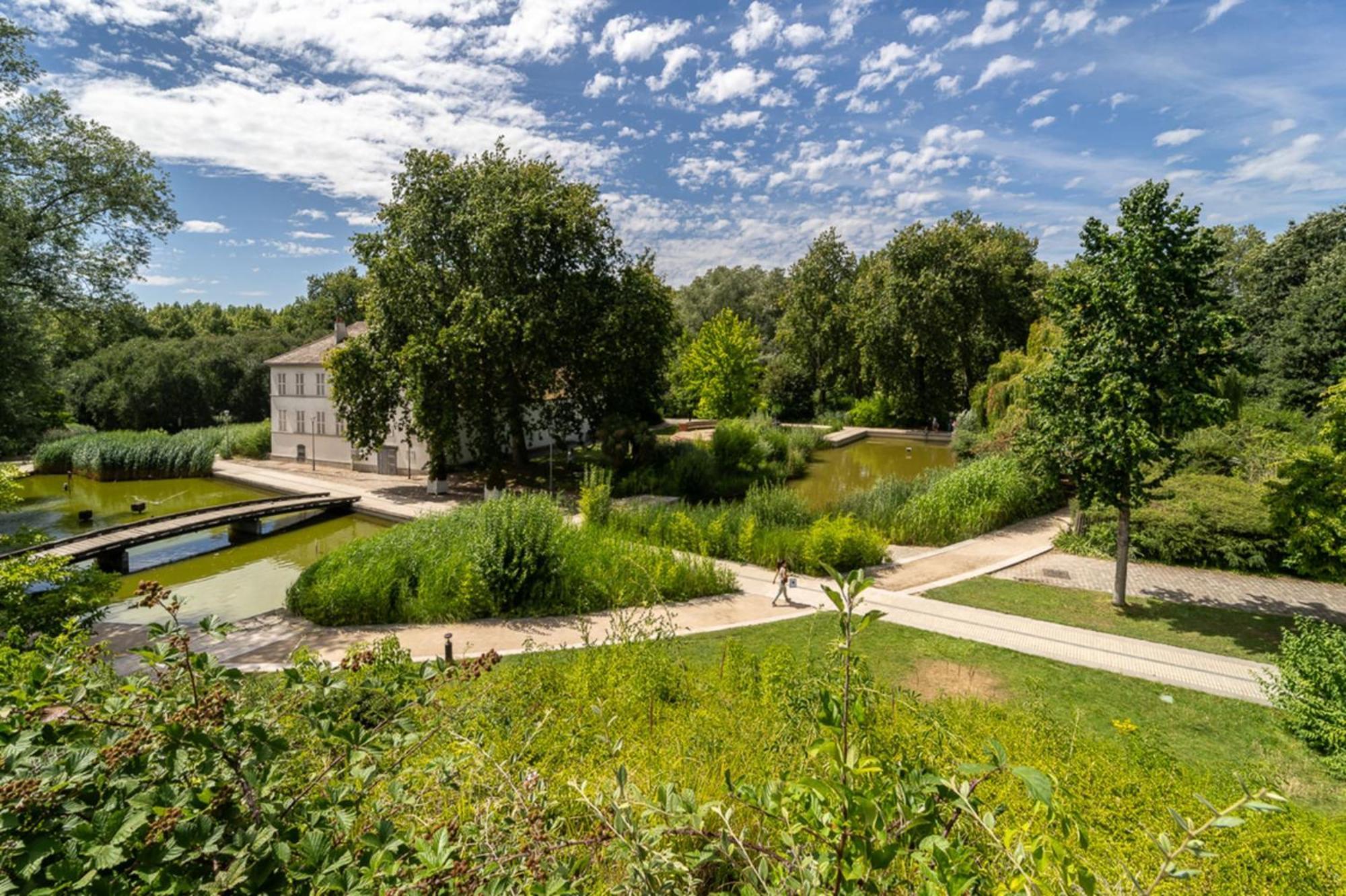 In Elegant 3-bedroom Near Bois De Vincennes