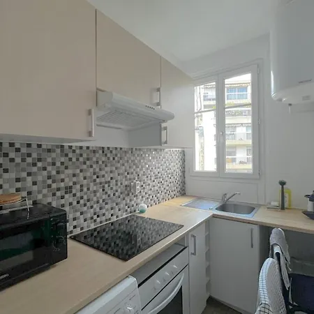 In Elegant 3-bedroom Near Bois De Vincennes * Paris